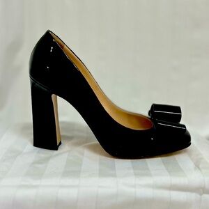 Carlo Pazolini leather woman pump. Made in Italy